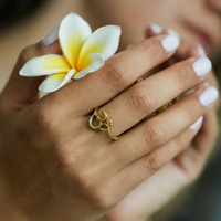 Om ring