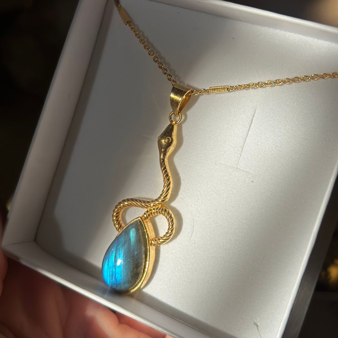 Naya Labradorite Necklace